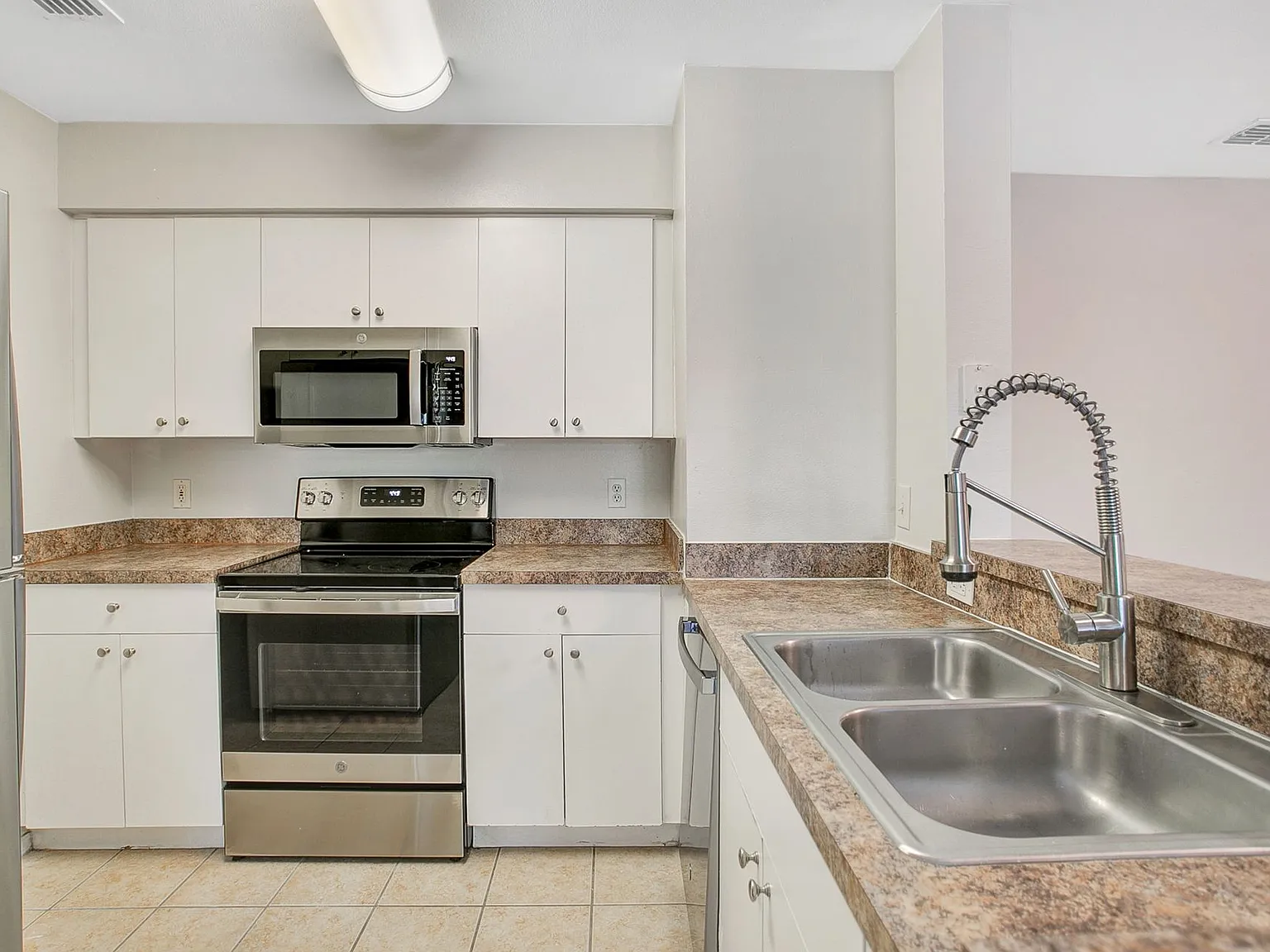 Fountain Place Apartments | 1 & 2 Bedroom Apartments Available-Offering September Free If Moved I... — Photo 4