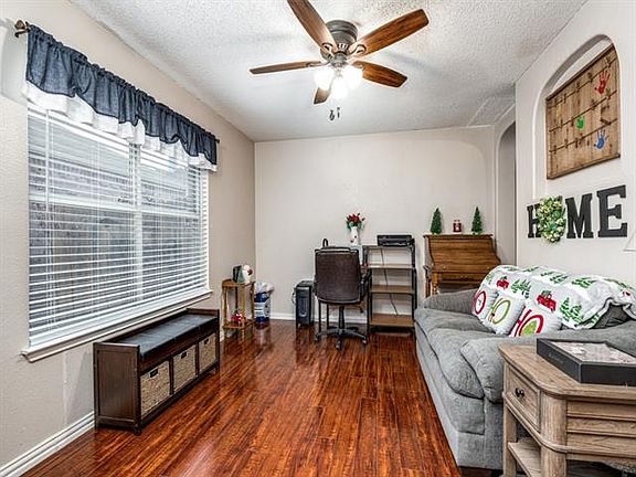 2nd image of 2028 Cardinal Ln
