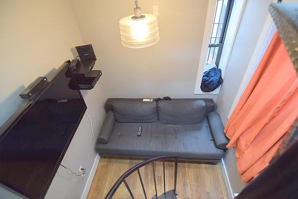 Rented by Safdie Realty Group | media 52