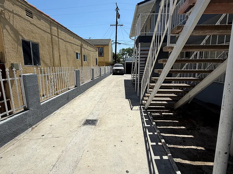 8938 Cypress Ave #A — Photo 29