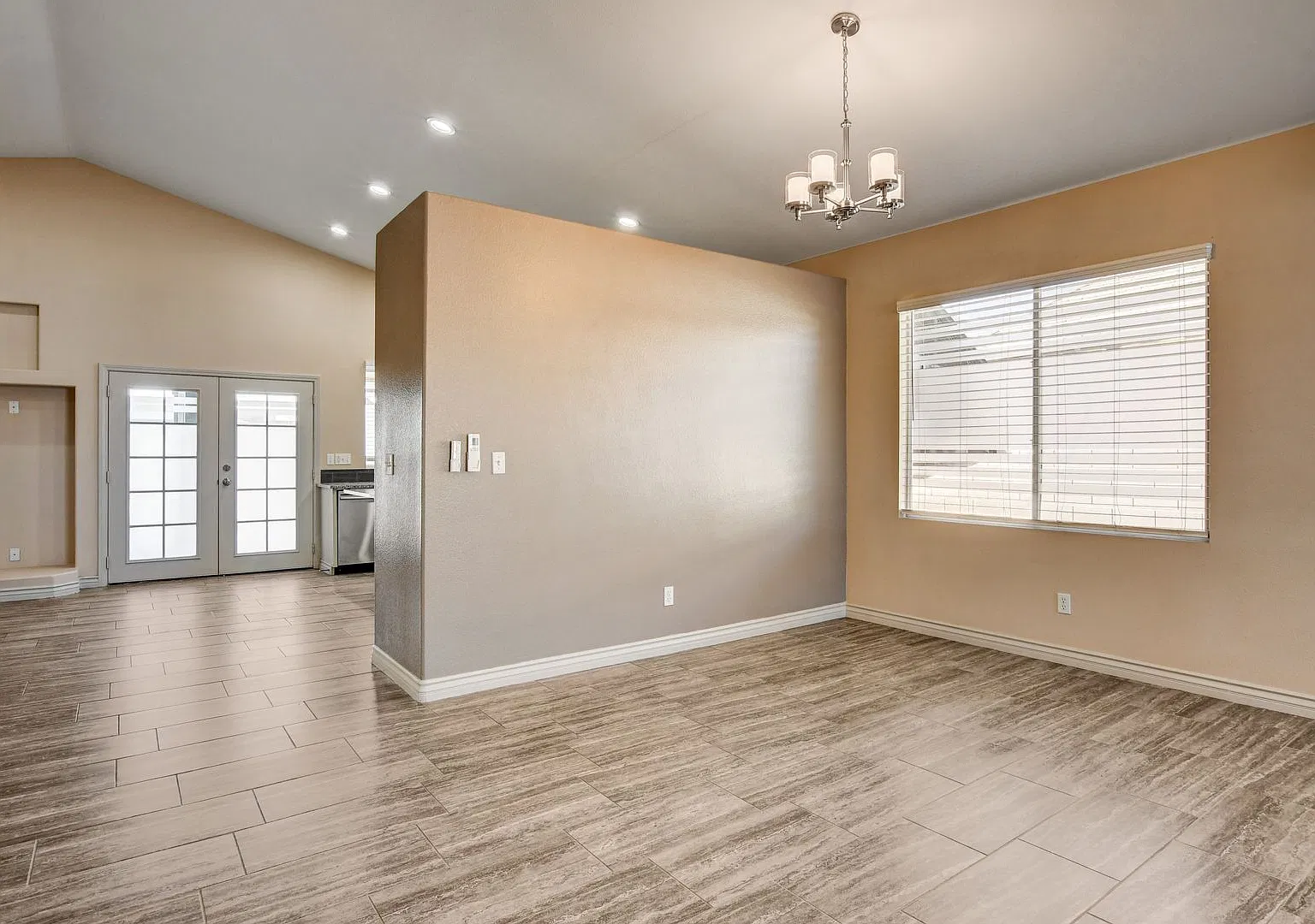 Stunning Modern 3 Bedroom Oasis w/ Vaulted Ceilings, Large Pet Friendly Backyard & NO HOA! — Photo 4