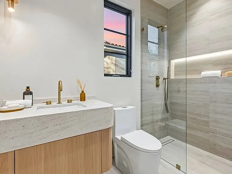 4900 Valjean Ave — Photo 4