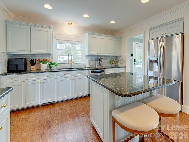 3221 Sunset Dr — Photo 14