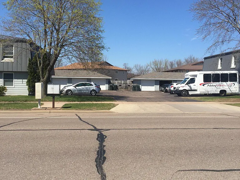 1120 W Hamilton Ave #2 — Photo 2