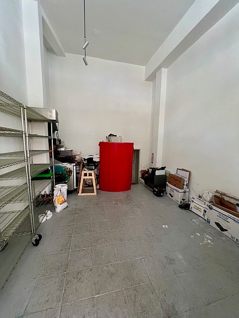 2nd image of 909 Sutter St