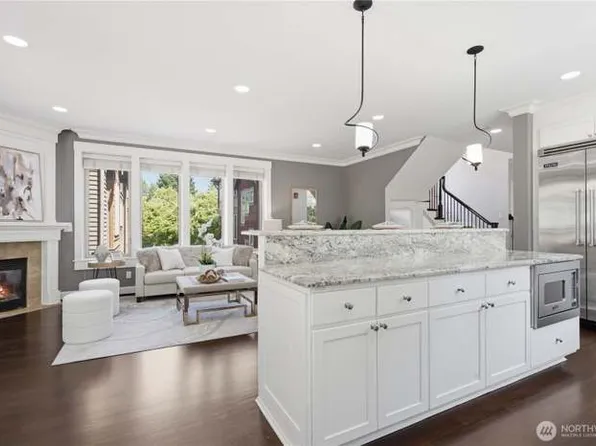 10135 NE 62nd St, Kirkland, WA 98033