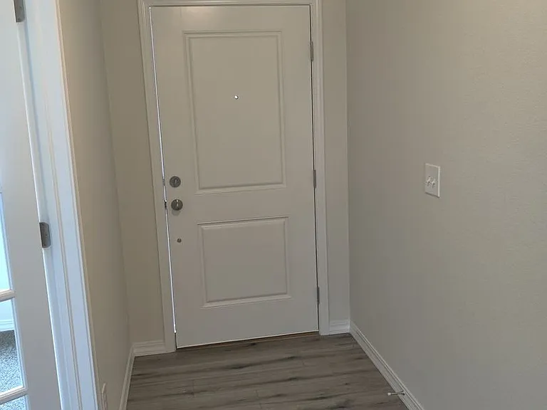 4649 Zircon Dr — Photo 2