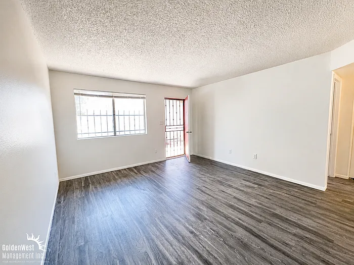 6818 N 17th Ave #10 — Photo 4