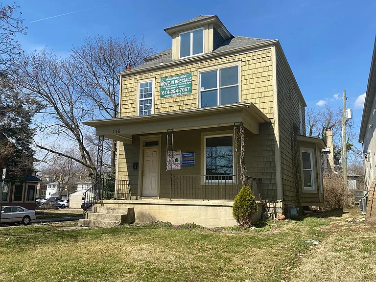 136 E Norwich Ave — Photo 2