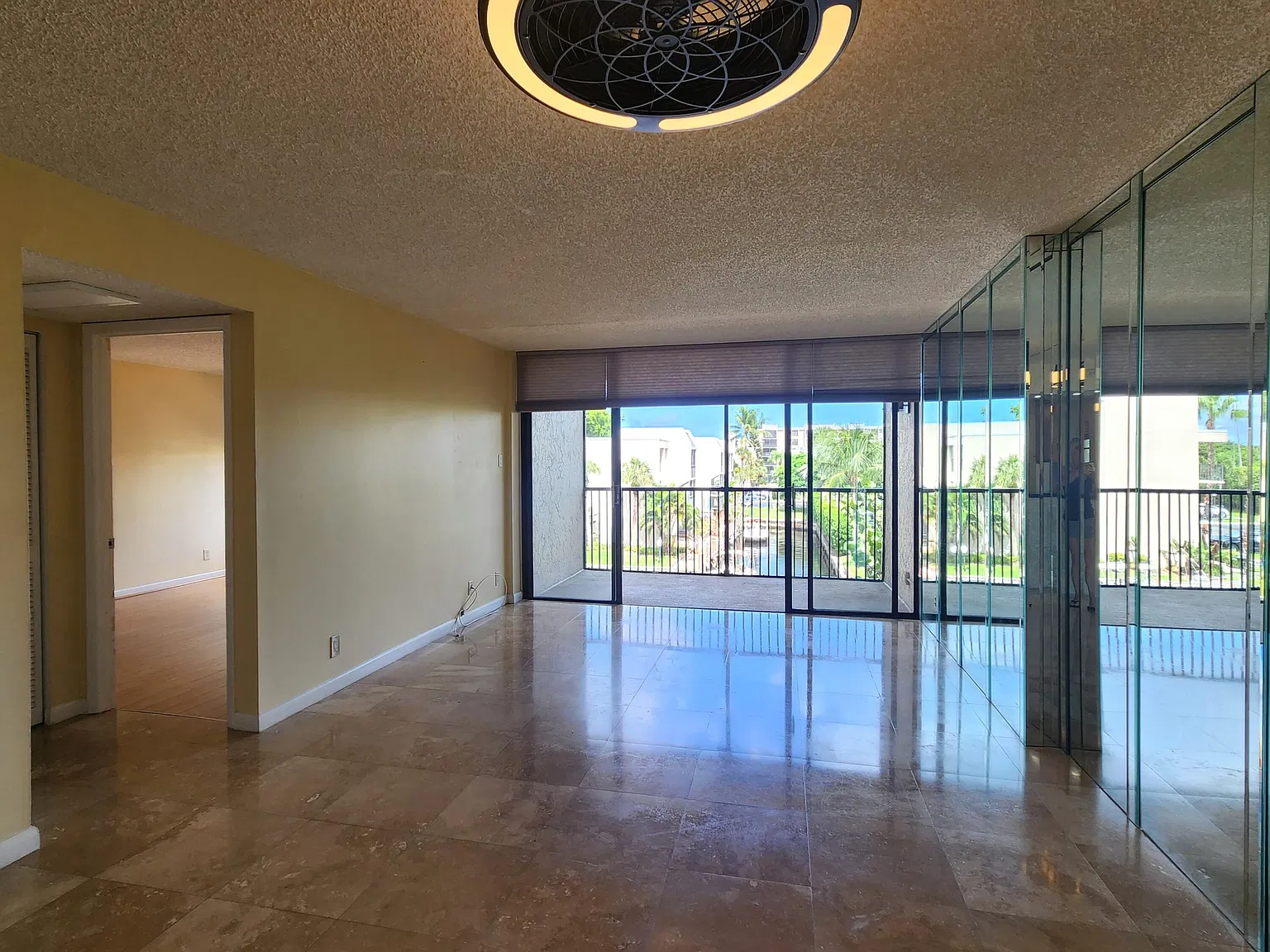 2 bed, 2.0 bath, 1095 sqft, $2,650 — Photo 4