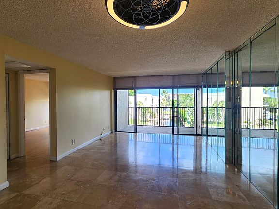4th image of 17 Royal Palm Way #3030