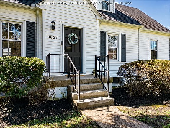 4th image of 3807 Noyes Ave