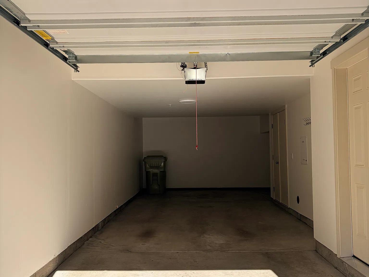2 bed, 2.5 bath, 1104 sqft, $2,200 — Photo 3
