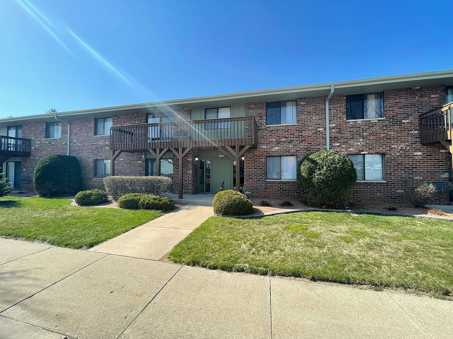 11322 W National Ave — Photo 1