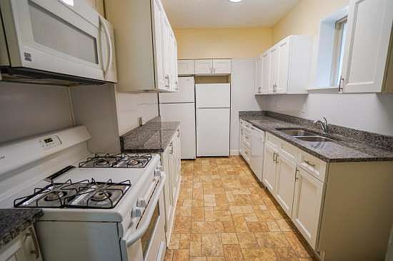 1st image of 258 E 19th Ave