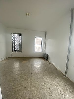 Building Photo 3