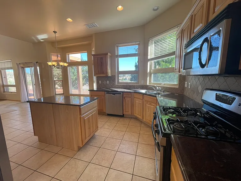 6809 Chapingo Rd NE — Photo 7