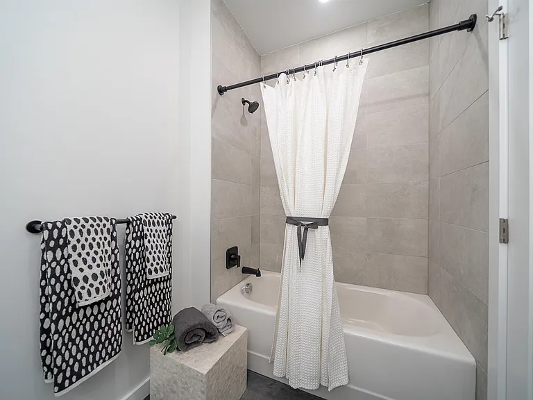 233 Newark Ave #4A — Photo 12