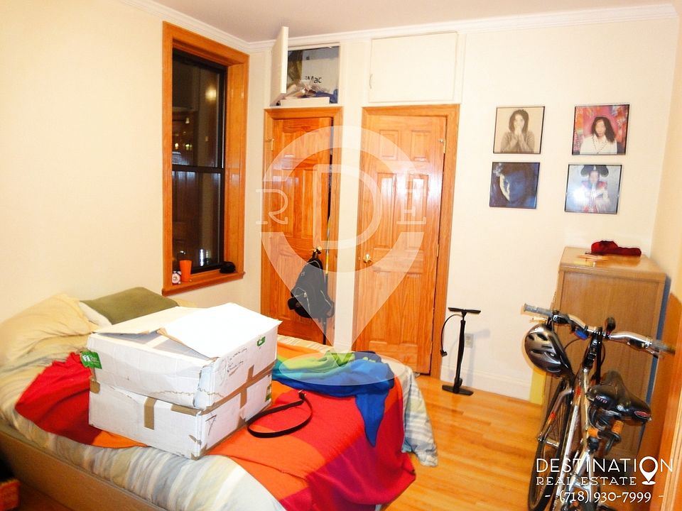 11.5x11 Bedroom