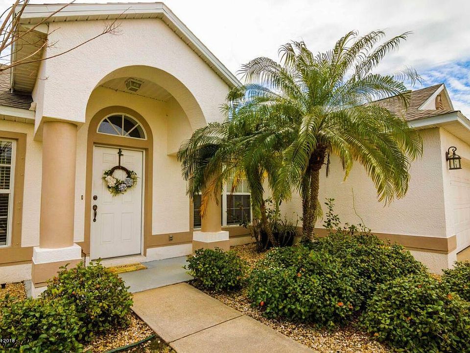 1st image of 913 Coral Springs St
