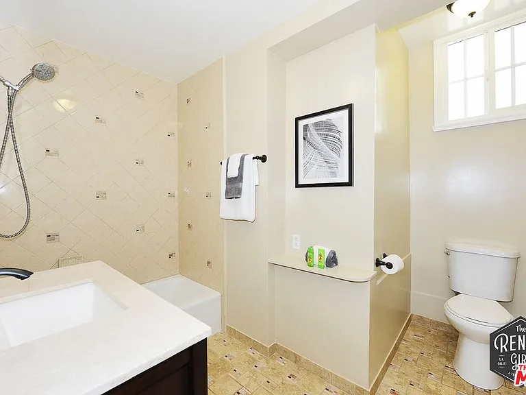2400 Pacific Ave #6 — Photo 13