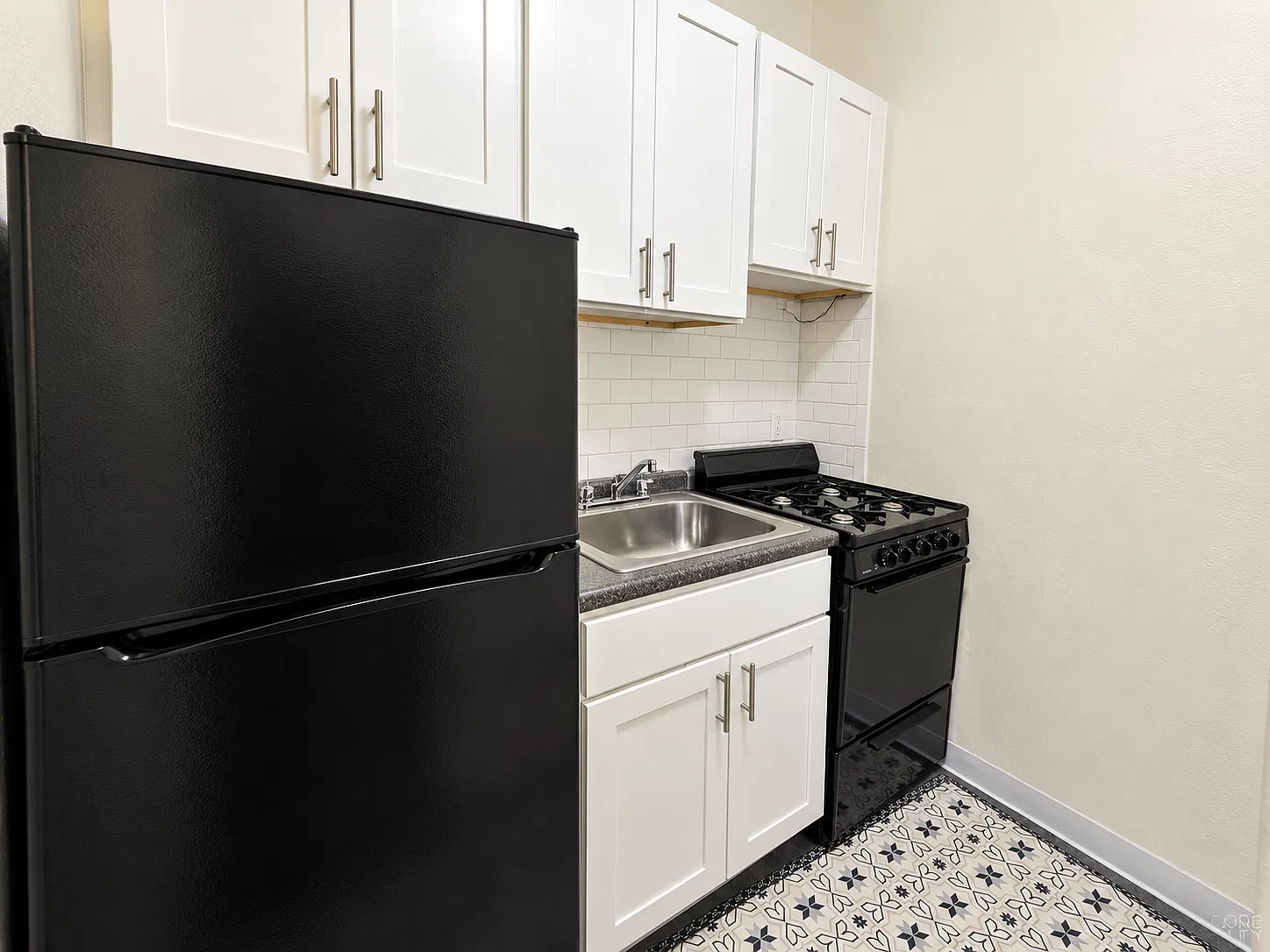1 bed, 600 sqft, $2,100 — Photo 2