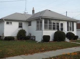 2716 73rd St, Kenosha, WI 53143