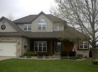 320 Hampton Ct, Highland, IL 62249