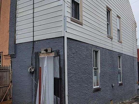 3rd image of 413 Church St