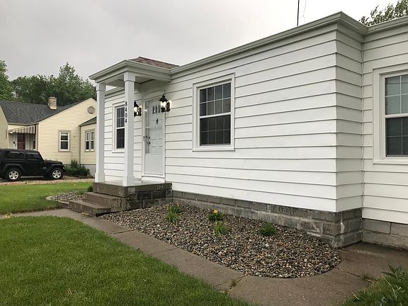 2nd image of 8404 Taft St