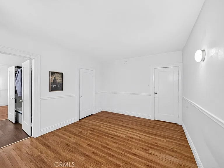 139 S Manhattan Pl — Photo 19