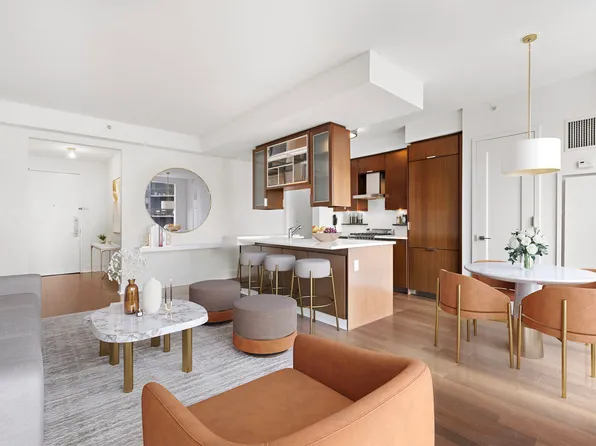 60 Riverside Boulevard image 2 of 20