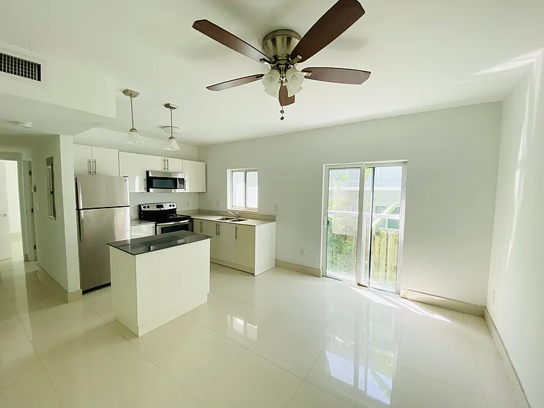 6893 Bay Dr #204 — Photo 4