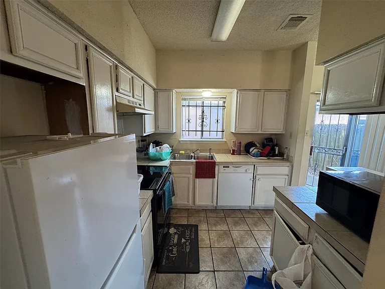 12300 Brookglade Cir #125 — Photo 16
