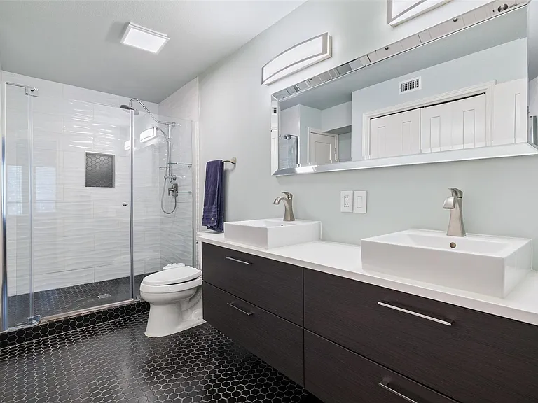 2450 Wickersham Ln #302 — Photo 15