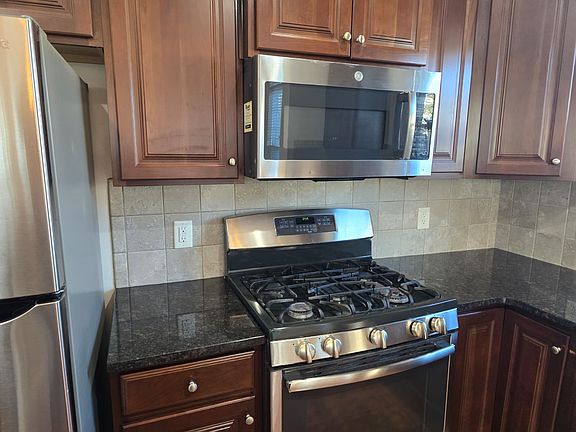 5th image of 414 Christiane Way