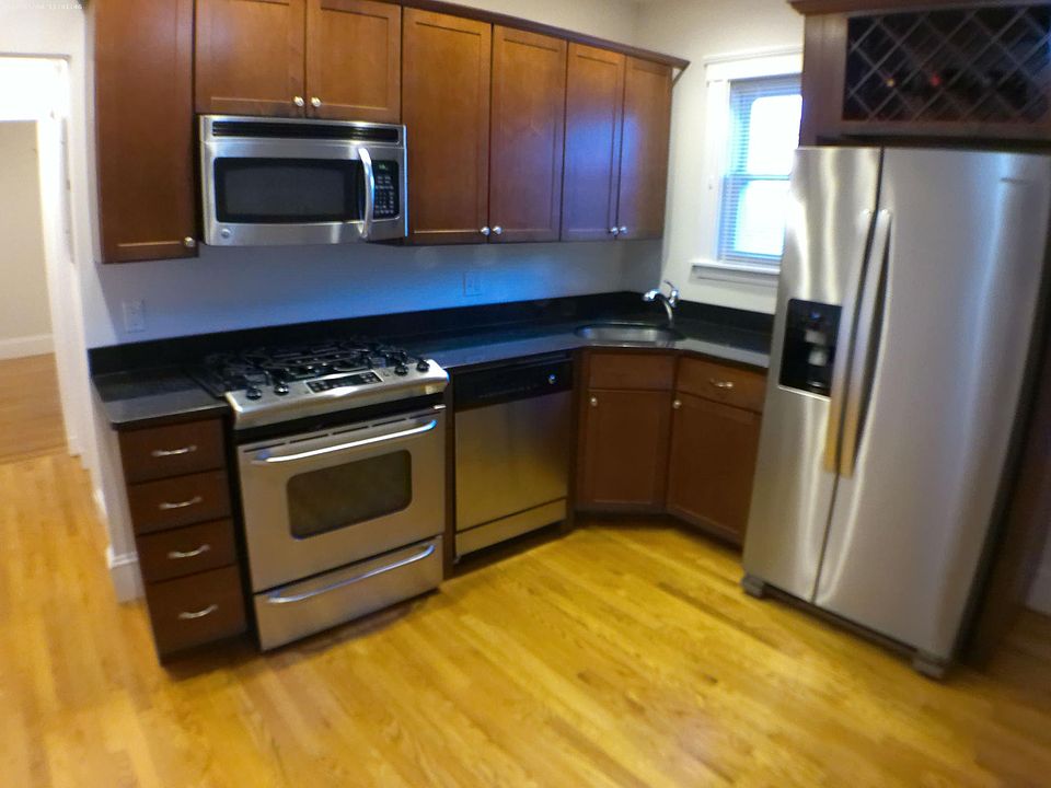 1st image of 6 Iona St #1