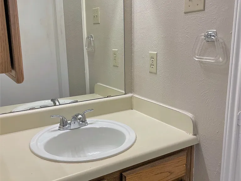 8518 Holly St — Photo 7
