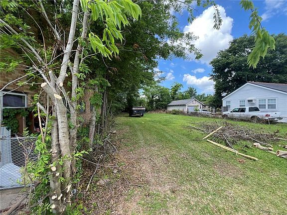 3rd image of 1007 Moisant St