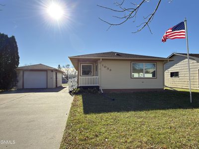1033 5th St SW, Valley City, ND, 58072