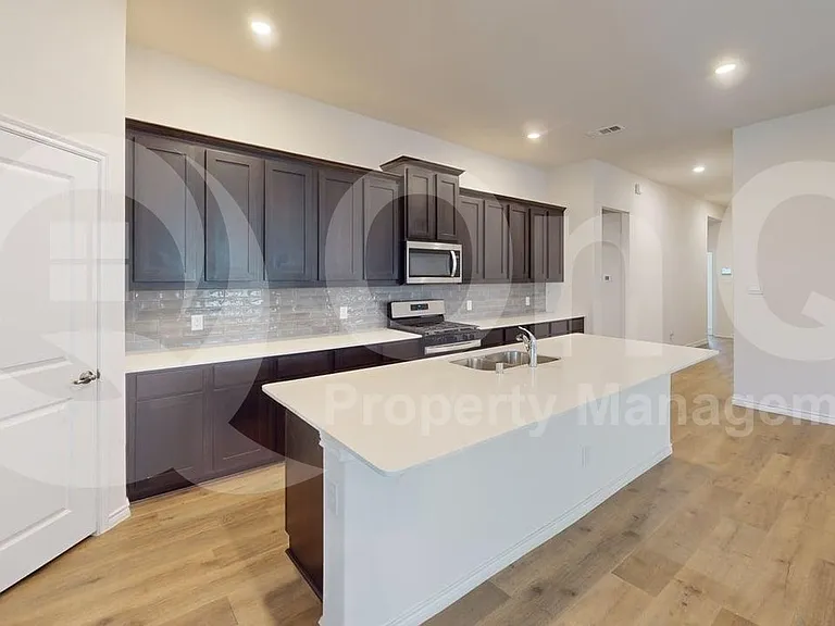 1932 Willie Ray St — Photo 5