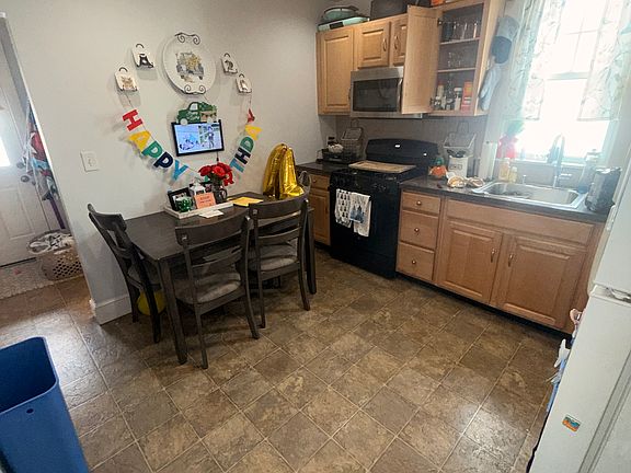 3rd image of 36 Hollis Ave APT 1