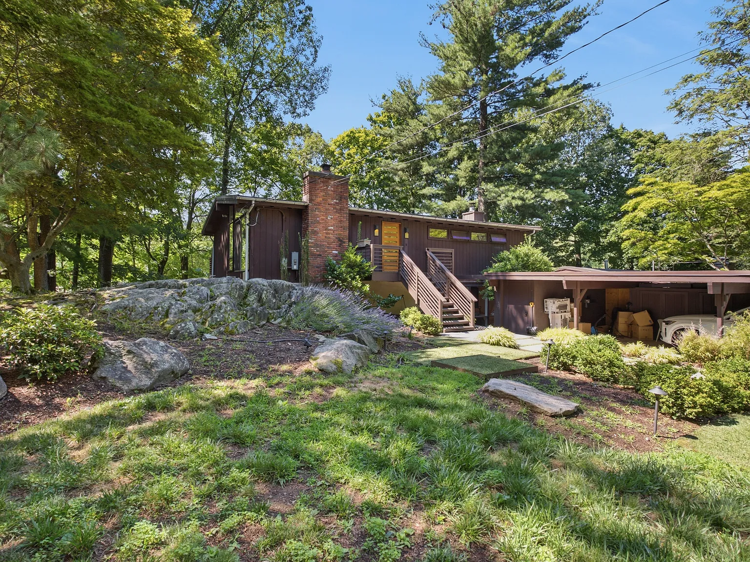 4 bed, 2300 sqft, $9,000 — Photo 4