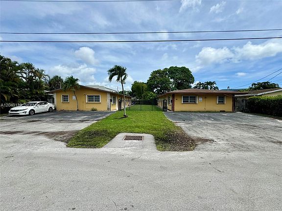 2nd image of 1727 SW 21st St