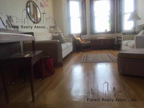 3rd image of 37 Gladstone St