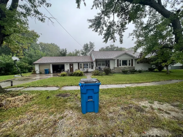 222 N Walnut St, Milford, IL 60953