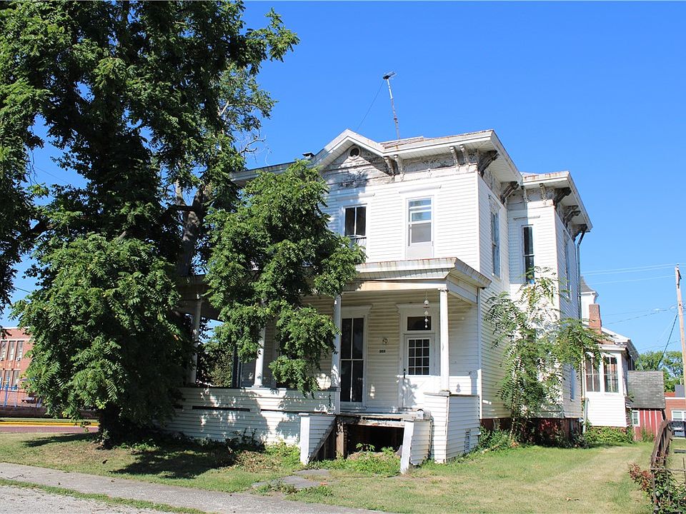 1st image of 203 W North 1st St