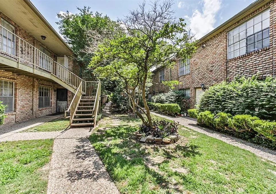 6401 Skyline Dr #10