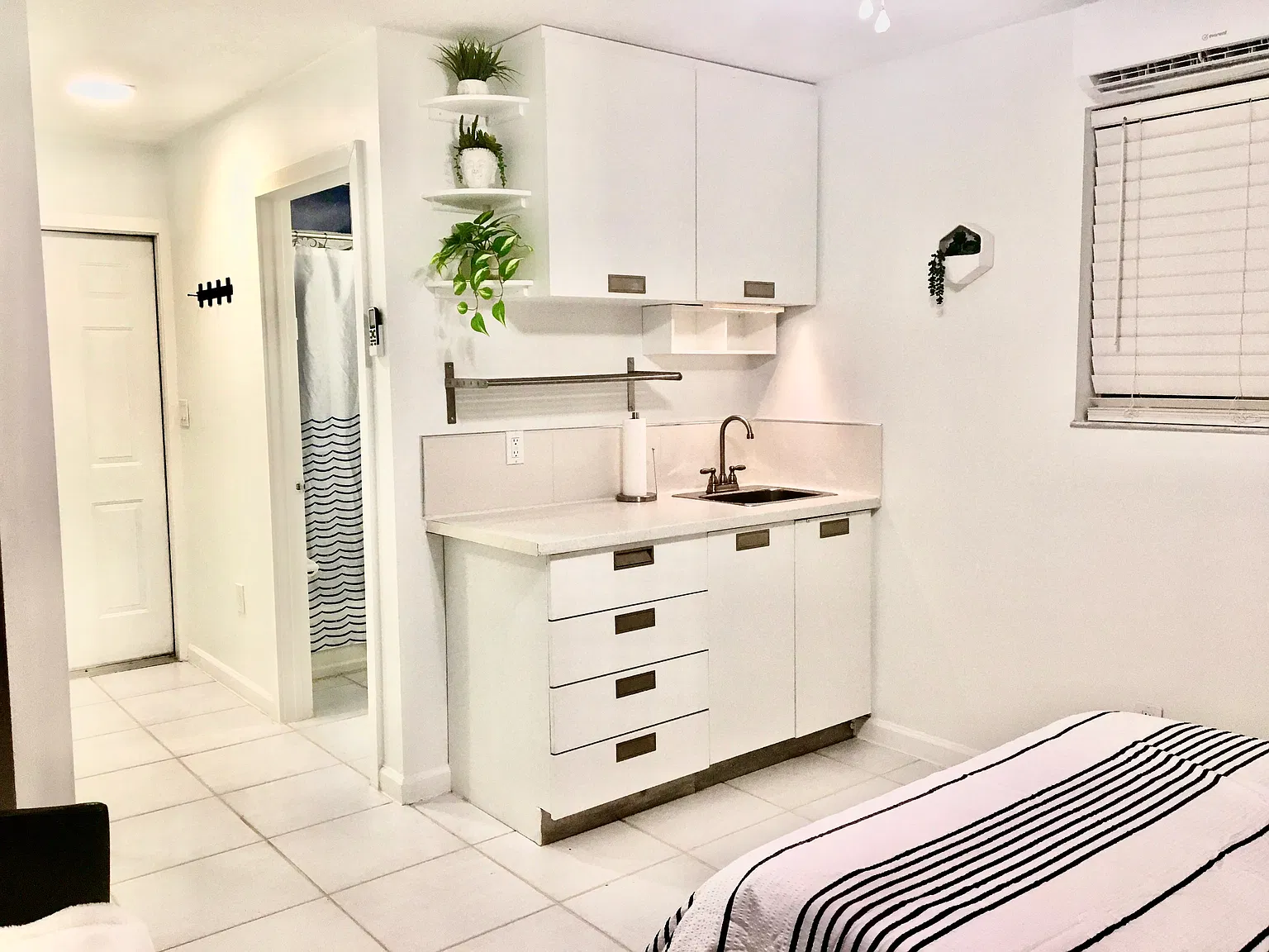 Studio, 400 sqft, $1,850 — Photo 4