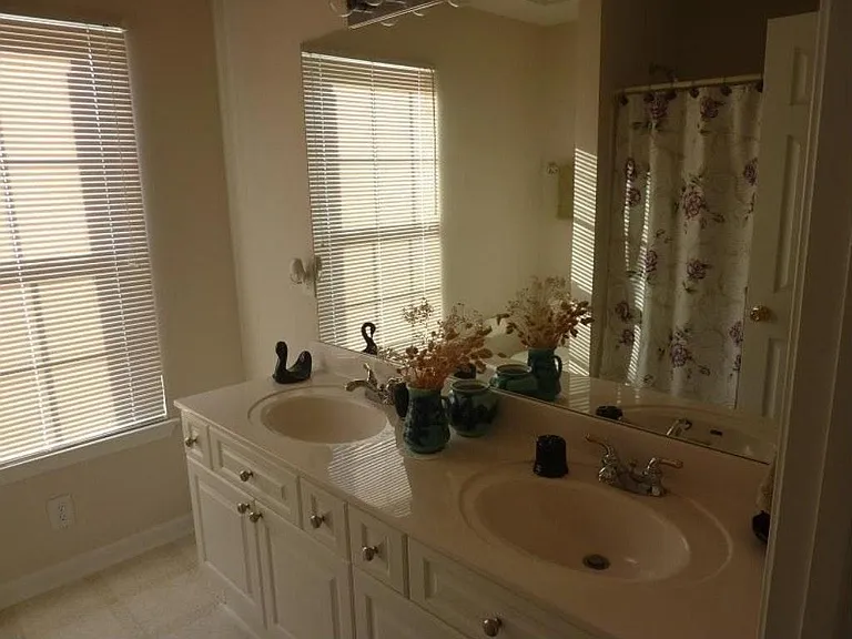 2nd Full Bathroom
